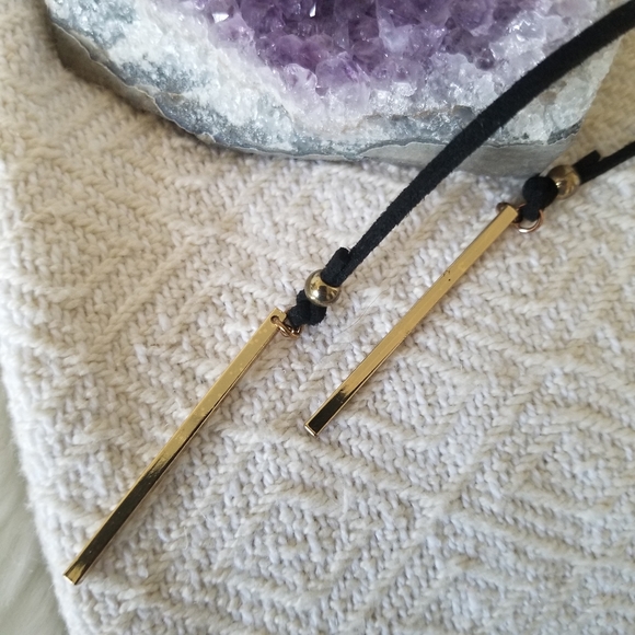 Black double wrap faux suede choker - Picture 3 of 4